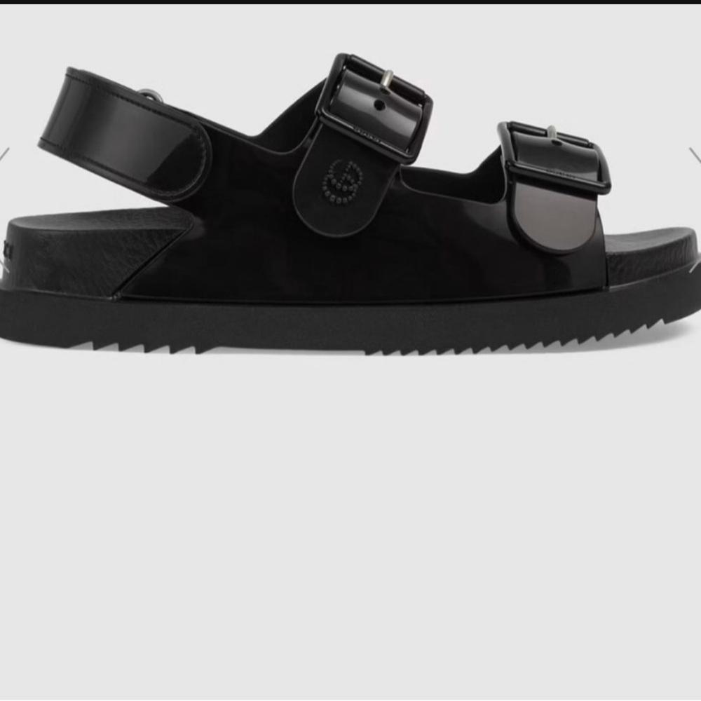 Black jelly sandals size 8 fits like 7.5